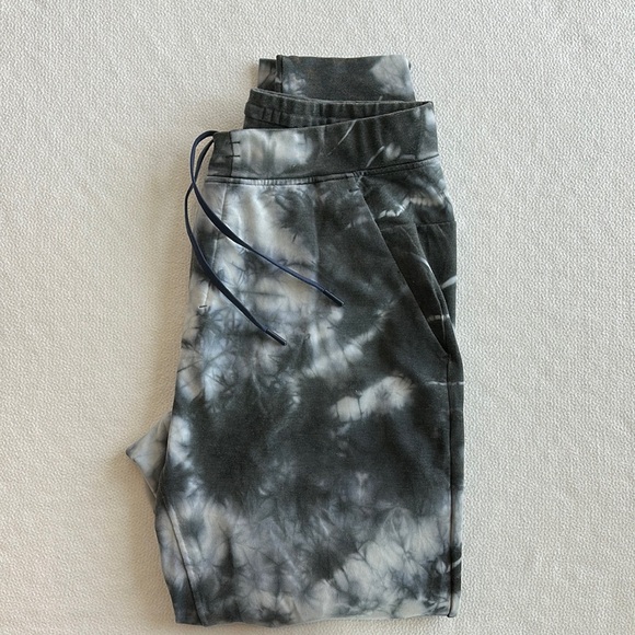 Men’s Lululemon Jogger Pants Size Medium